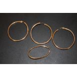 A SELECTION OF ASSORTED 9 CARAT GOLD HOOP EARRINGS, APPROX WEIGHT 4.2G