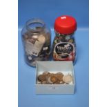 A TUB OF ASSORTED COINS AND MEDALS TOGETHER WITH A QUANTITY OF BUTTONS, COLLECTORS CARDS ETC