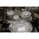A TRAY OF WEDGWOOD "SUZIE COOPER" TEA AND DINNERWARE