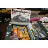 BOX OF MODEL KITS TO INCLUDE MONOGRAM PANZERJAGER, ITALIERI MARDER 6210, 2 X REVELL 69 CAMERO