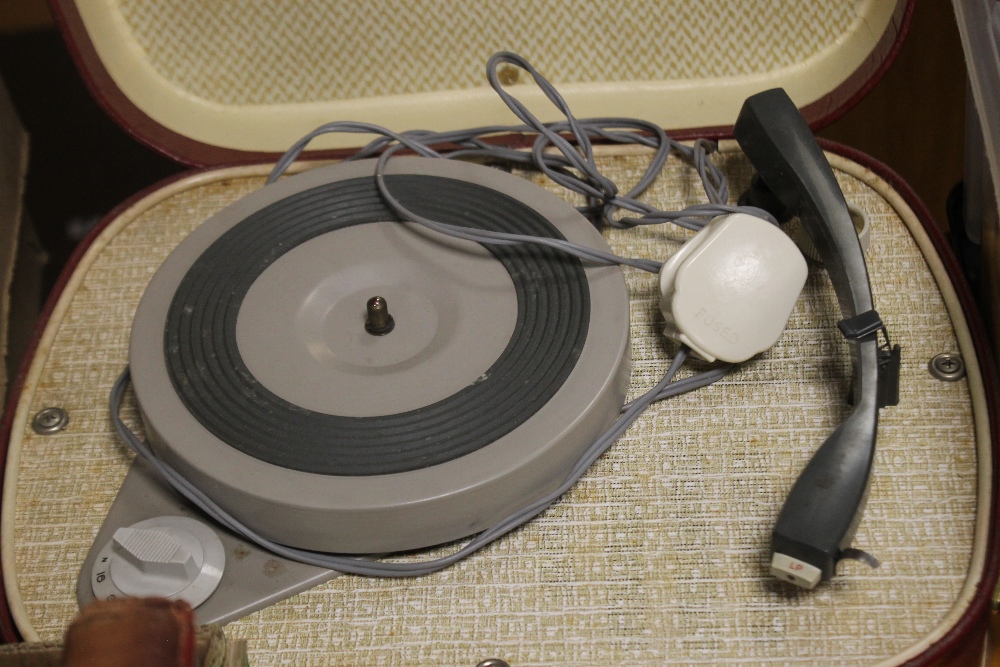 A FIDELITY VINTAGE CASED RECORD PLAYER