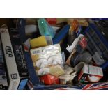 A BOX OF ASSORTED SUNDRIES TO INCLUDE PC GAMES AND HOUSEHOLD ITEMS