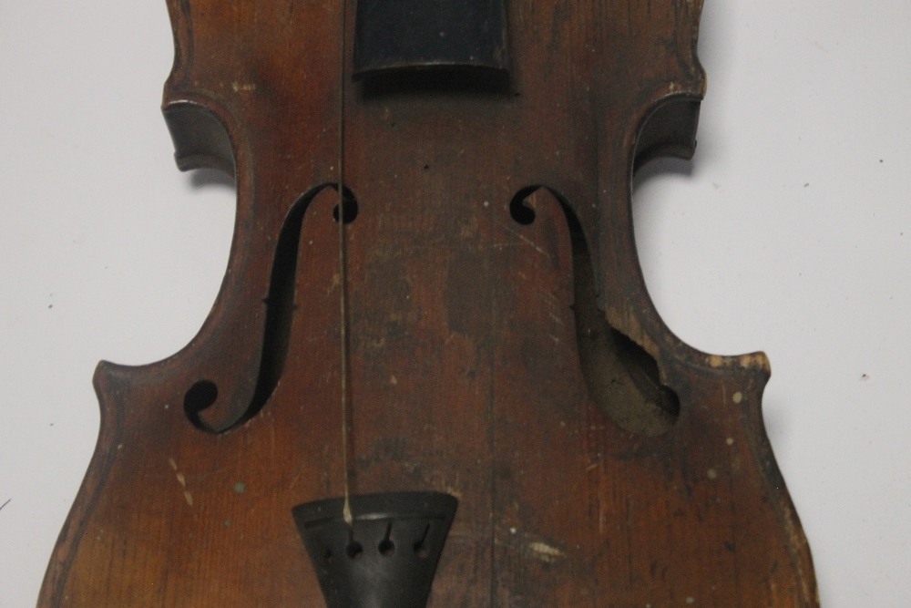 AN ANTIQUE VIOLIN AND BOW A/F - Image 3 of 12