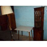 A RETRO FORMICA DROP LEAF KITCHEN TABLE, A MIX & MATCH STANDARD FLOOR LAMP AND A CORNER DISPLAY