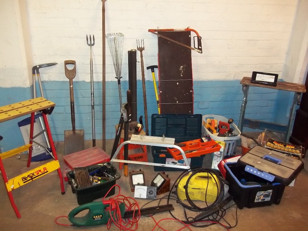 A SELECTION OF TOOLS TO INCLUDE A KARCHER PRESSURE WASHER ETC.
