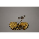 A 9 CT GOLD MIZPAH BROOCH WITH SAFETY CHAIN APPROX 3.82 GRAM