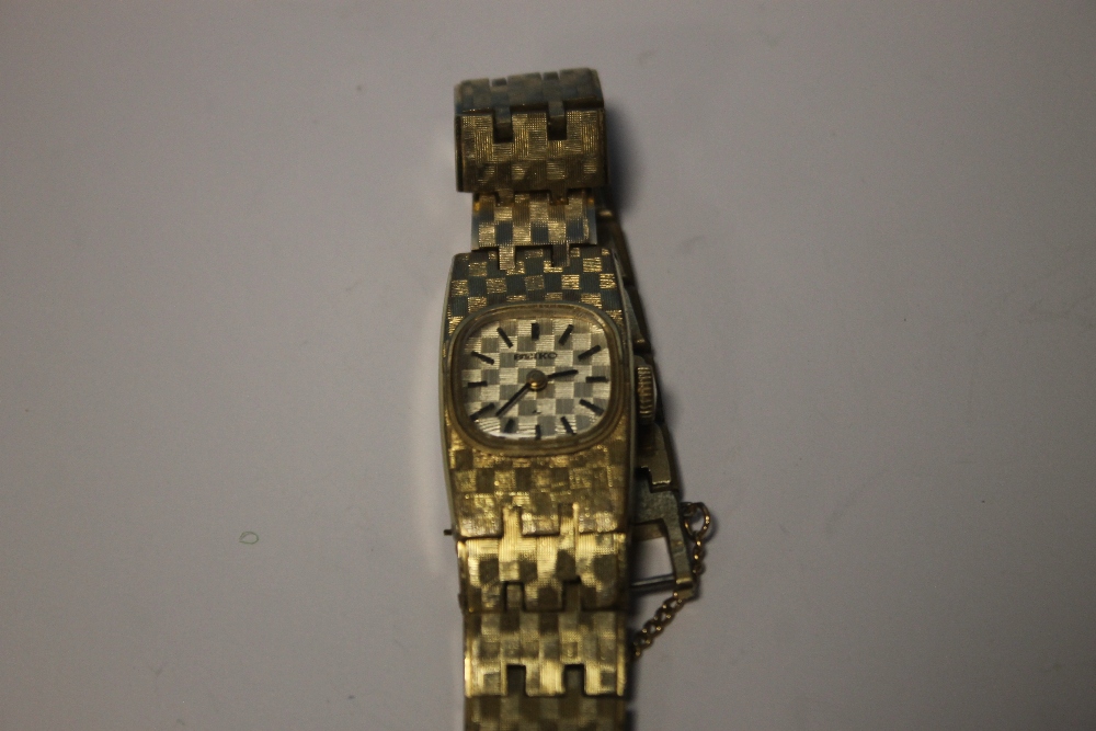 A LADIES SEIKO WRISTWATCH