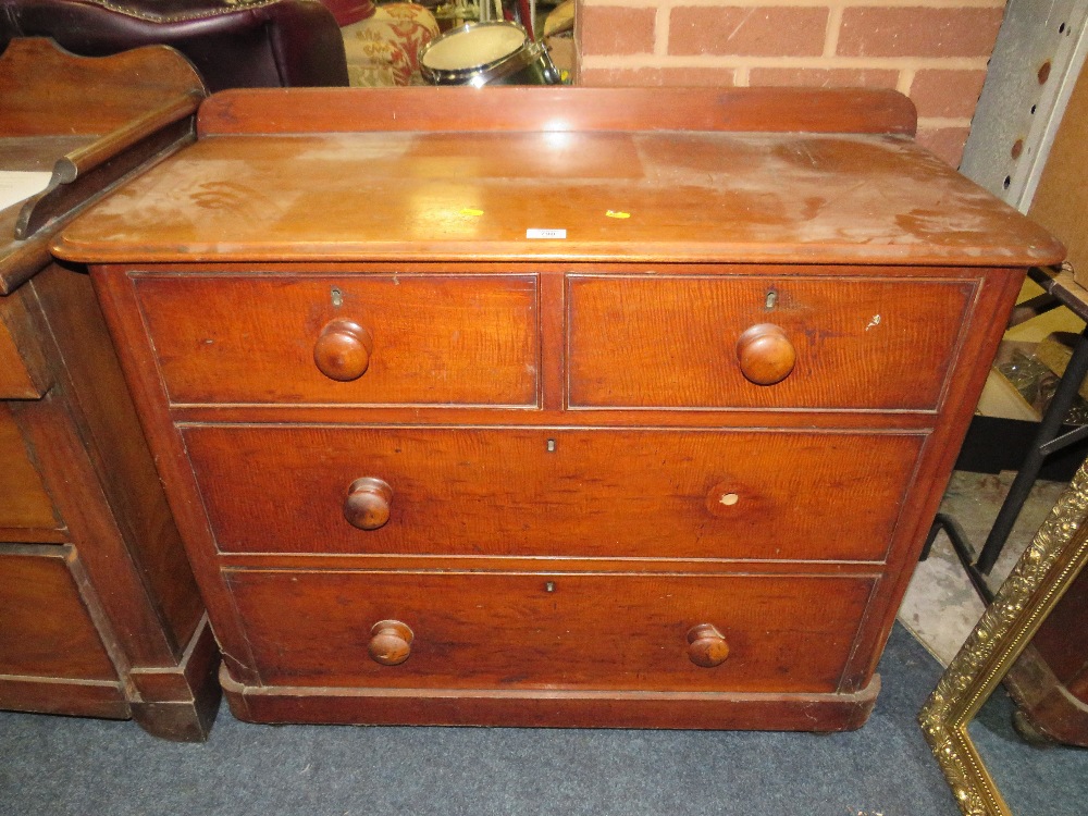 A VICTORIAN MAHOGANY FOUR DRAWER TRAY TOP CHEST H-88 CM W-102 CM