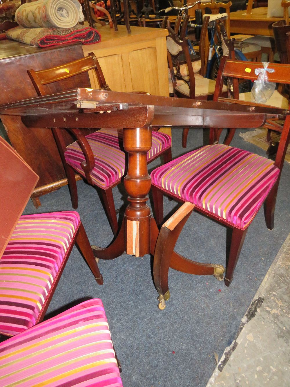 A MODERN TWIN PEDESTAL DINING TABLE WITH ONE SPARE LEAF AND 6 CHAIRS - Image 4 of 7