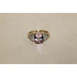 A HALLMARKED 9 CT GOLD PINK STONE DRESS RING, APPROX WEIGHT 4.4 G