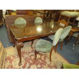 A REPRODUCTION WALNUT DINING TABLE WITH GLASS TOP AND FOUR CHAIRS A/F