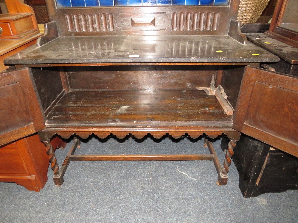 AN ANTIQUE MARBLE AND TILE TOPPED OAK WASHSTAND W-107 CM - Image 3 of 3