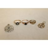 THREE SMALL HALLMARKED 9 CT GOLD RINGS, ONE BEING ROSE GOLD, APPROX COMBINED WEIGHT 4.4 G TOGETHER