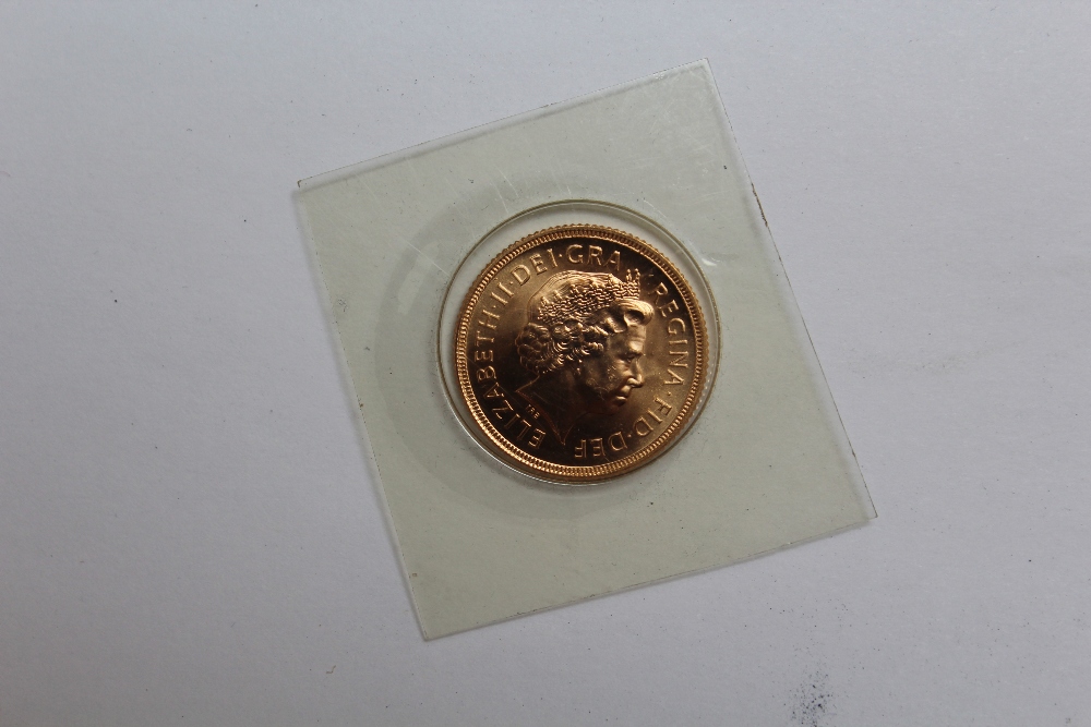 A SEALED UNCIRCULATED ELIZABETH II 2000 GOLD SOVEREIGN