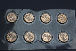 A SEALED SET OF EIGHT UNCIRCULATED ELIZABETH II 2000 GOLD SOVEREIGNS