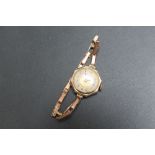 A HALLMARKED 9 CARAT GOLD WRIST WATCH, on expandable bracelet stamped 9ct, W 2.5 cm