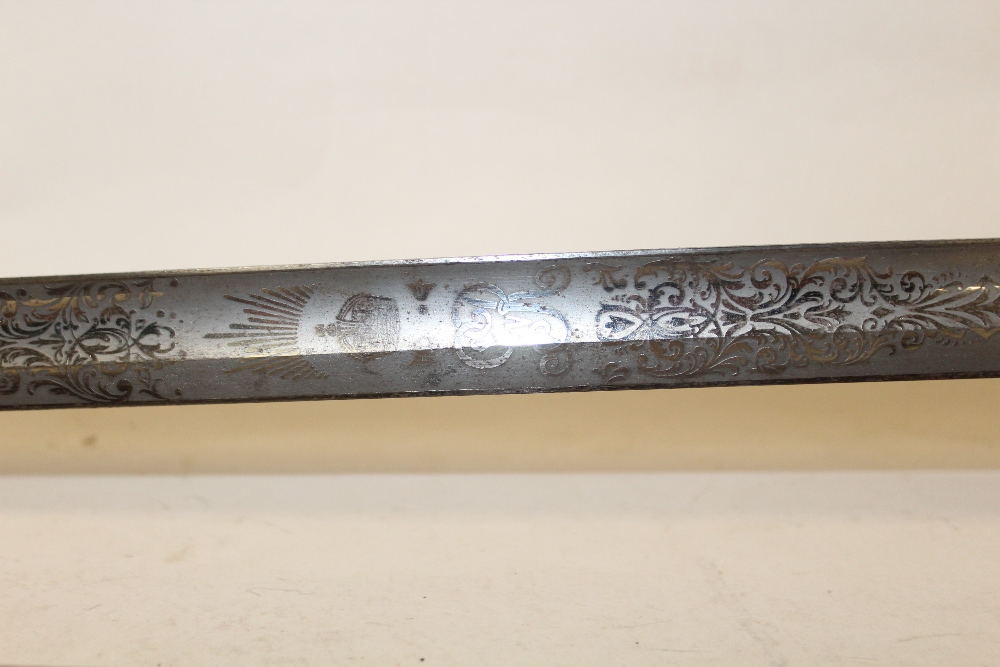 A VINTAGE CEREMONIAL SWORD WITH METAL SCABBARD, BLADE LENGTH 86 CM - Image 2 of 3