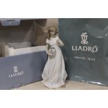 A LARGE BOXED LLADRO TREASURES OF THE EARTH FIGURE WITH LLADRO CARRY BAG