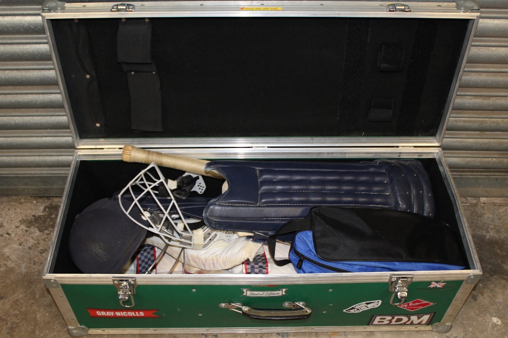 A LARGE HARD CASE CONTAINING CRICKET RELATED ITEMS TO INCLUDE A CRICKET BAT, PADS, HELMET ETC. - Image 2 of 3