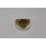 A HALLMARKED 18 CARAT GOLD SIGNET RING SIZE - U APPROX WEIGHT - 7.5G