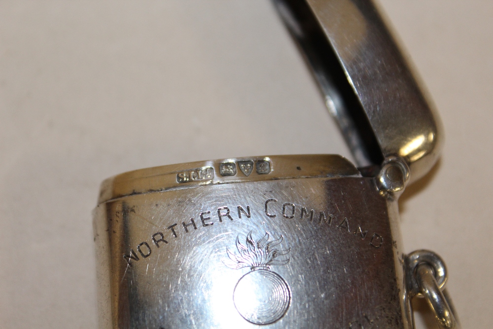 A HALLMARKED SILVER VESTA CASE ENGRAVED 'NORTHERN COMMAND BOMBING SCHOOL APRIL 1917 V.F. COURSE', - Image 3 of 3