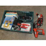 A TRAY OF POWER TOOLS ETC TO INCLUDE BLACK & DECKER POWER DEVIL