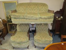 AN EARLY 20TH C MAHOGANY FRAMED BERGERE 3 PIECE SUITE