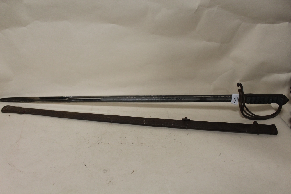 A VINTAGE CEREMONIAL SWORD WITH METAL SCABBARD, BLADE LENGTH 86 CM