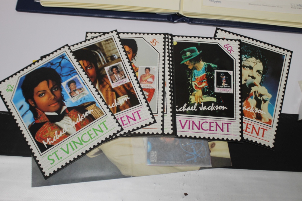 A COLLECTION OF FIRST DAY COVERS TO INCLUDE COMMEMORATIVE EXAMPLES, A SMALL COLLECTION OF STAMPS AND - Image 4 of 4