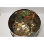 A LARGE TUB OF BRITISH AND FOREIGN COINS