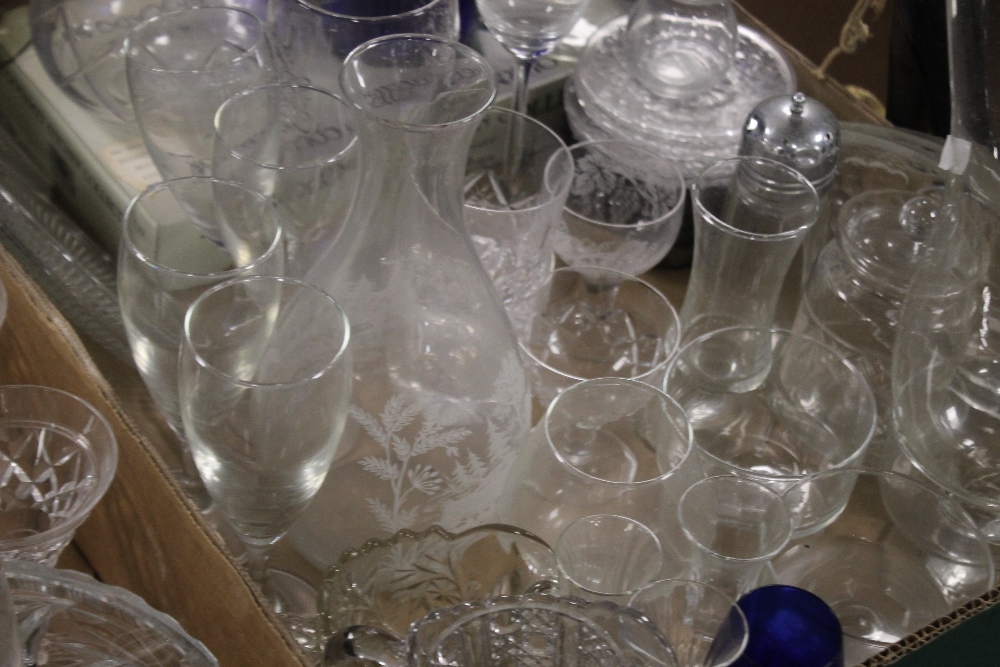 THREE TRAYS OF GLASSWARE TO INCLUDE DECANTER, FRUIT BOWL ETC. (TRAYS NOT INCLUDED) - Image 3 of 4