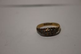 AN ANTIQUE 18 CT GOLD 5 STONE DIAMOND RING WITH CHESTER HALLMARKS