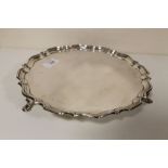 A HALLMARKED SILVER THREE FOOTED PLATTER, APPROX WEIGHT 650 G