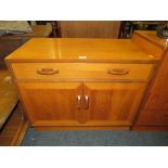 A RETRO 'G-PLAN' TEAK LOW CABINET H-68 CM W-83 CM