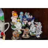 COLLECTION OF CRICKET RELATED PEPPERETTES AND FIGURES (16)