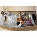 A BOX OF COSTUME JEWELLERY TO INCLUDE HAT PINS. BANGLES ETC