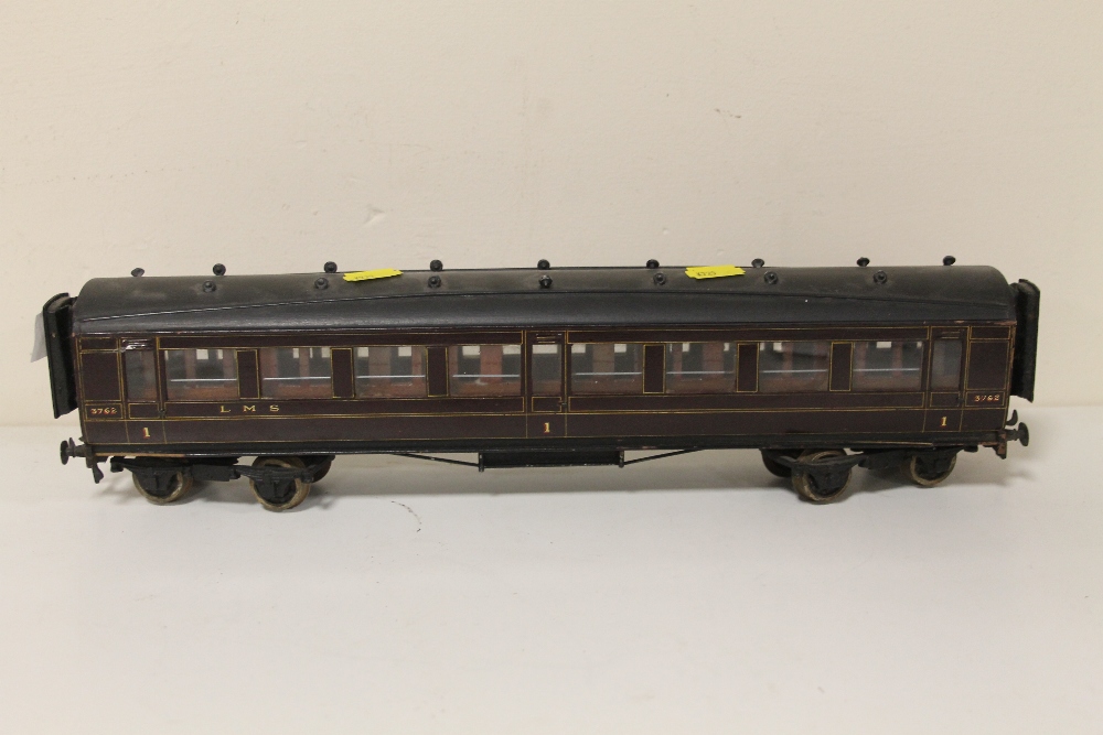 A VINTAGE LMS MODEL RAILWAY CARRIAGE LENGTH - 40CM