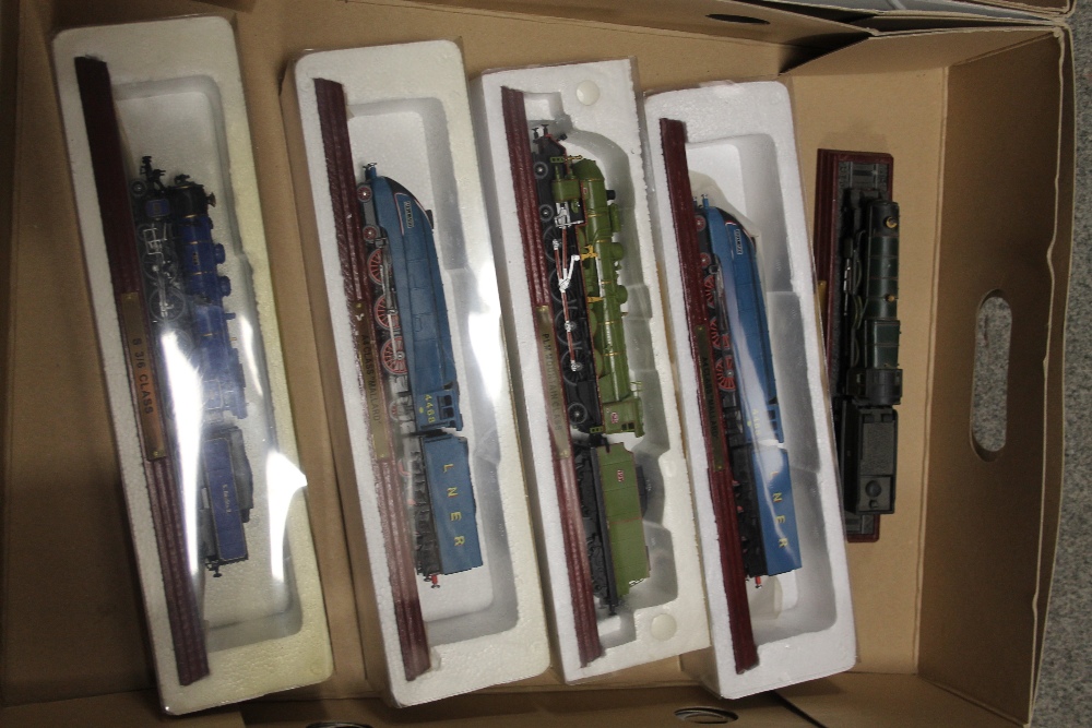 FOUR TRAYS OF CASED COLLECTABLE TRAIN MODELS - Image 3 of 5