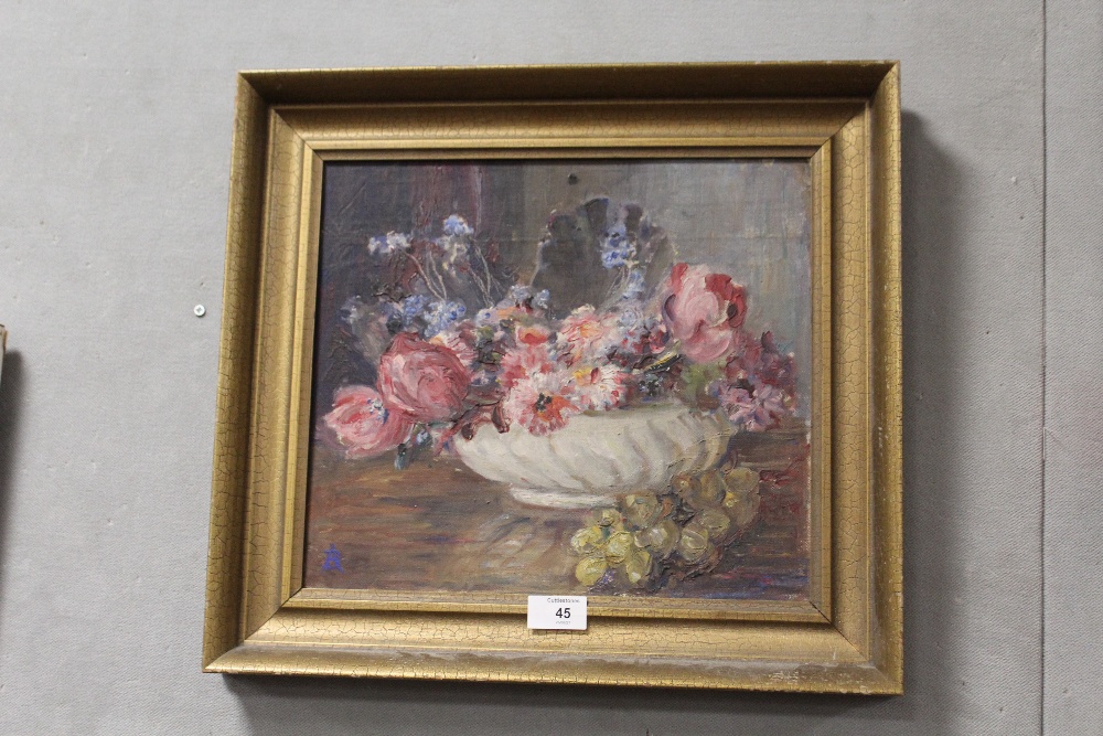 A GILT FRAMED OIL ON BOARD STILL LIFE STUDY, MONOGRAMMED LOWER LEFT, 33 X 29 CM