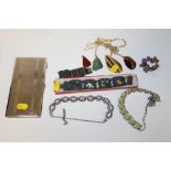 A COLLECTION OF COSTUME JEWELLERY TO INCLUDE ENAMELLED PANEL BRACELET, POLISHED STONE PENDANTS