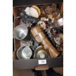 A SMALL BOX OF COLLECTABLES AND METALWARE TO INCLUDE NOVELTY PEWTER TANKARDS. MODERNIST METAL WALL