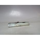 A LATE 19TH / EARLY 20TH CENTURY MOTHER OF PEARL HANDLED LADIES POCKET KNIFE, having five tools to