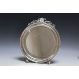 MAPPIN & WEBB - A HALLMARKED SILVER BEVEL EDGED EASEL BACKED MIRROR - BIRMINGHAM 1911, Dia 24 cm