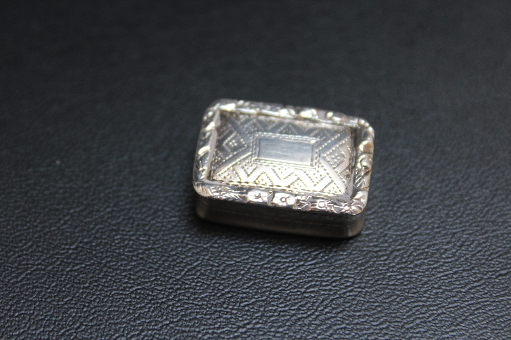 NATHANIEL MILLS - A HALLMARKED SILVER VINAIGRETTE - BIRMINGHAM 1834, with raised border, W 2 cm