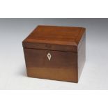 A SMALL WALNUT TEA CADDY, H 11.5 cm