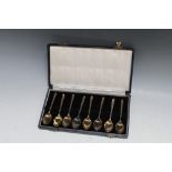 A CASED SET OF EIGHT HALLMARKED SILVER GILT TEASPOONS - BIRMINGHAM 1964, case W 23 cm