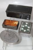A COLLECTION OF VINTAGE PATCH / SNUFF BOXES, to include a silver plated oval hinged lidded snuff