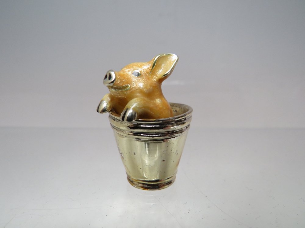 A MINIATURE SILVER AND ENAMEL PAINTED PIGLET IN A BUCKET, marks to base, H 3.5 cm - Image 4 of 5