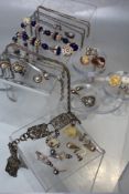A COLLECTION OF SILVER AND WHITE METAL JEWELLERY, to include earrings, necklace, pendant and ring,