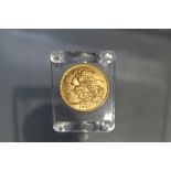 A GEORGE V 1911 GOLD HALF SOVEREIGN